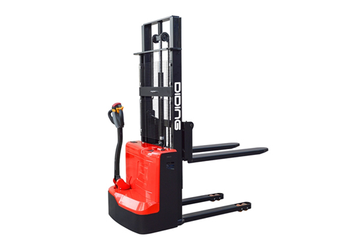 Semi-Electric vs Full Electric Pallet Stacker Comparison